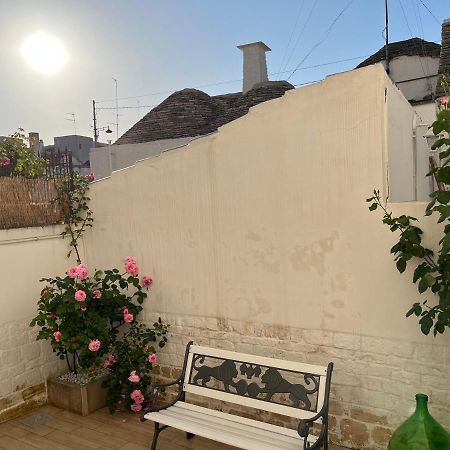 Nido Di Pietra-Dimora In Centro Bed and Breakfast Αλμπερομπέλο Εξωτερικό φωτογραφία