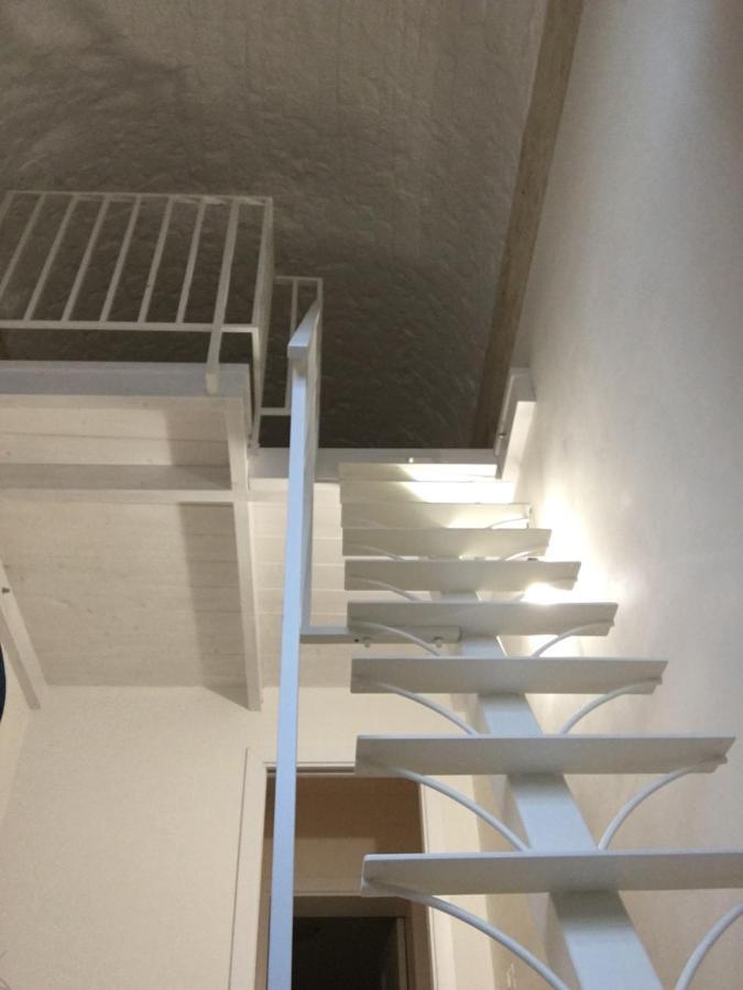 Nido Di Pietra-Dimora In Centro Bed and Breakfast Αλμπερομπέλο Εξωτερικό φωτογραφία