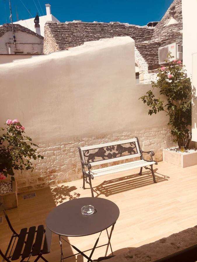 Nido Di Pietra-Dimora In Centro Bed and Breakfast Αλμπερομπέλο Εξωτερικό φωτογραφία