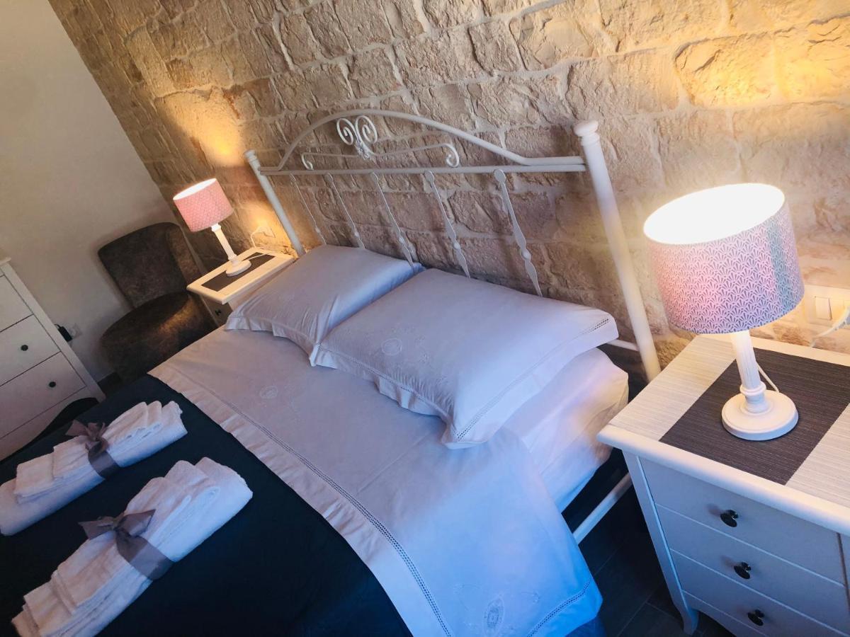 Nido Di Pietra-Dimora In Centro Bed and Breakfast Αλμπερομπέλο Εξωτερικό φωτογραφία
