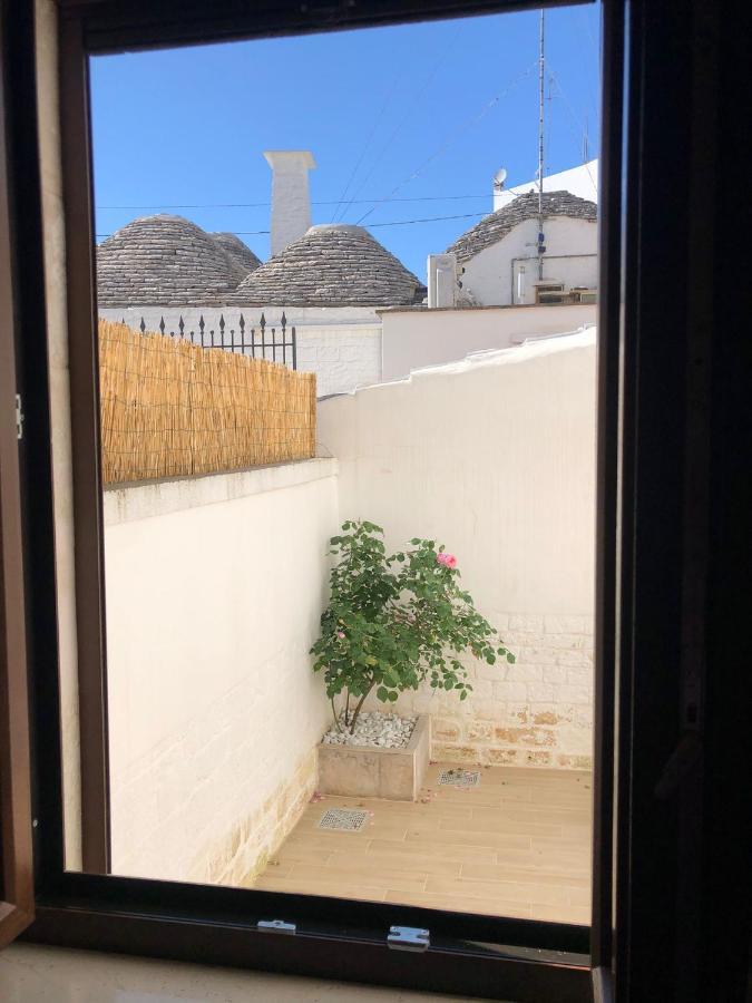 Nido Di Pietra-Dimora In Centro Bed and Breakfast Αλμπερομπέλο Εξωτερικό φωτογραφία